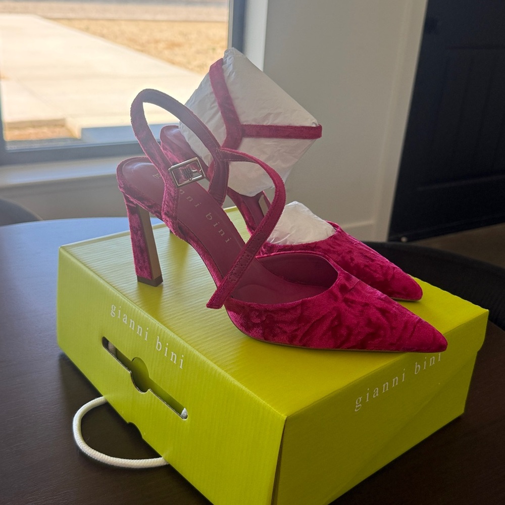 Gianni Bini Fuchsia Velvet Pointed-Toe Slingback Heels - Picture 2 of 5